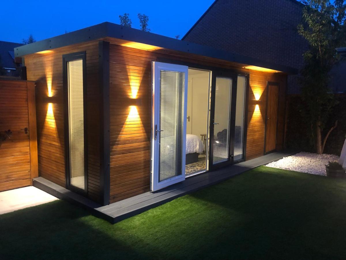 Meezee Pearl Double Bed Lodge With Free Parking Salford  Exterior foto